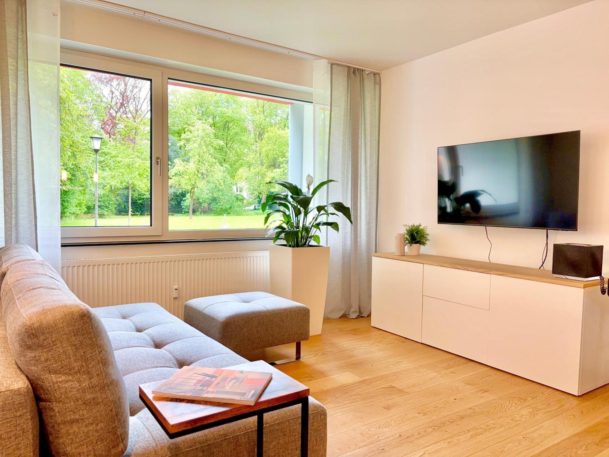 Leo's Apartment